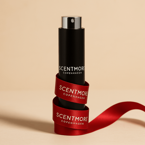 1 valgfri duft/md | Medlemskab Scentmore 8 ml parfumeprøve - Køb decants hos Scentmore
